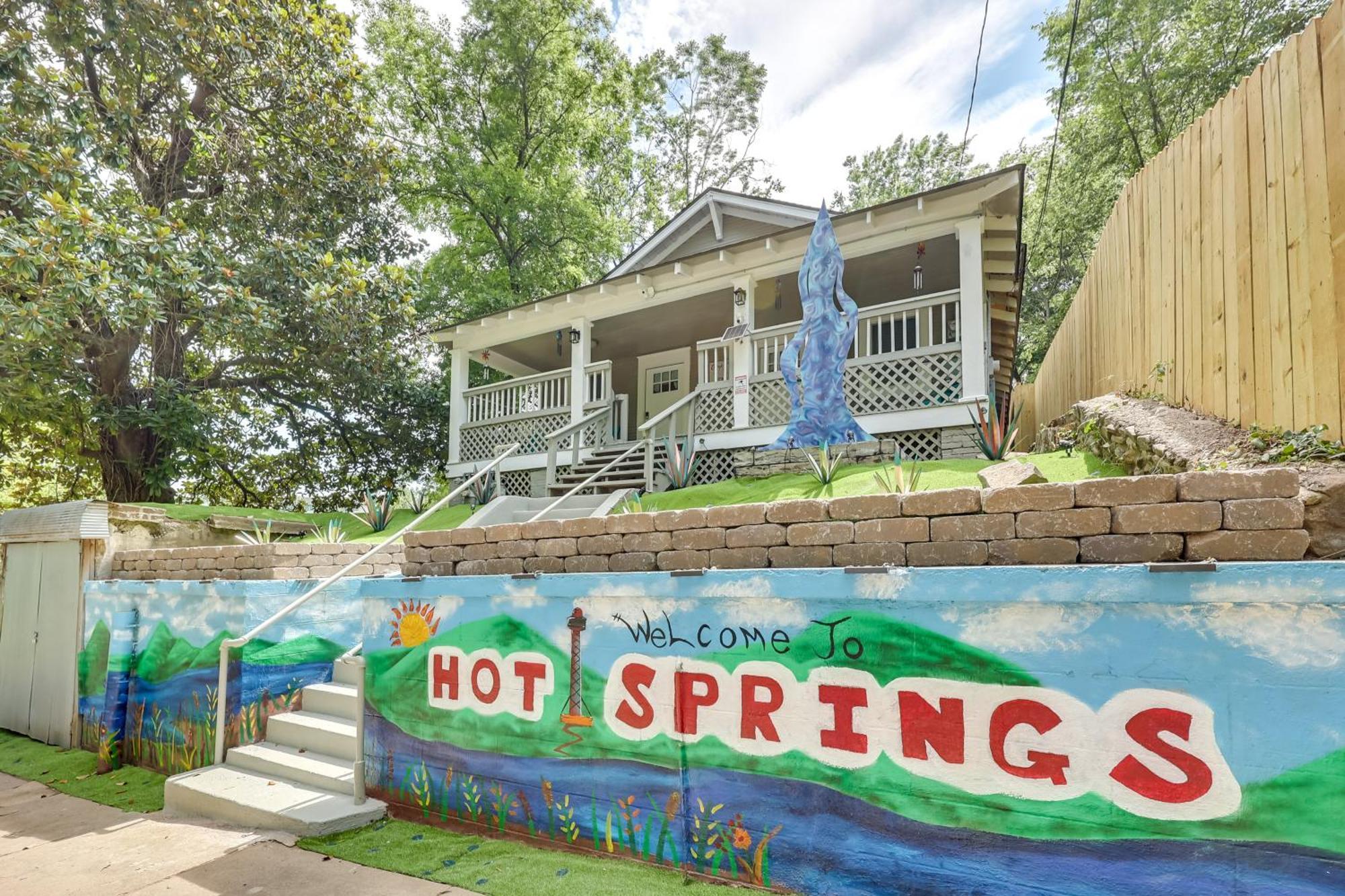 Hot Springs Home With Yard, Walk To Bathhouse Row! Exterior photo
